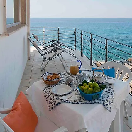 Holiday home Overlooking The Sea With A View Of Old And The Whole Bay
